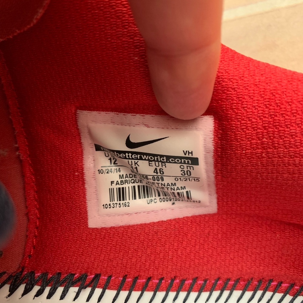 Nike Men’s Dark Grey, White, & Red FS Lite Run 2 Athletic Sneaker Shoes - Picture 2 of 3